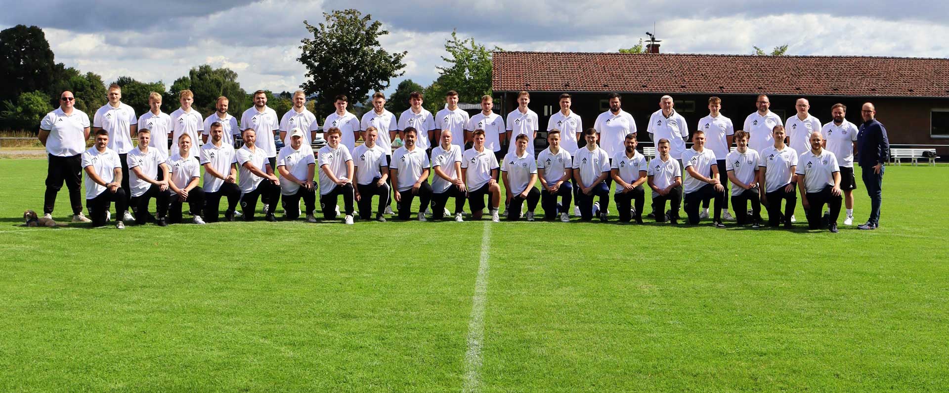 Gruppenbild-Polos-Sparkasse-Steinheim